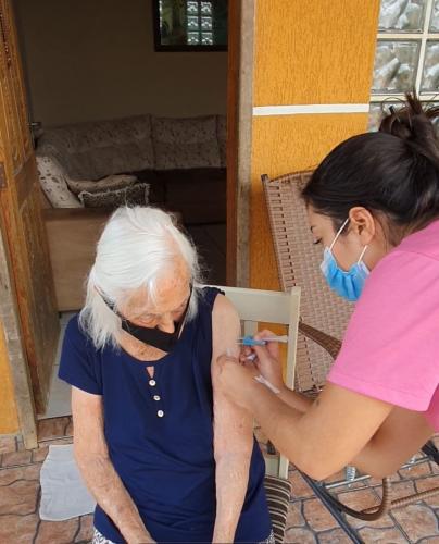 Campanha destaca importância da vacina para idosos