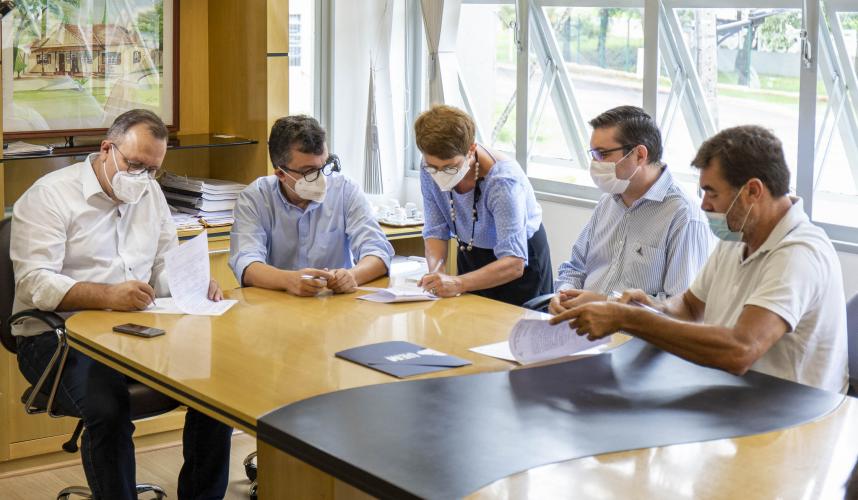 Laboratório UEM vacinas