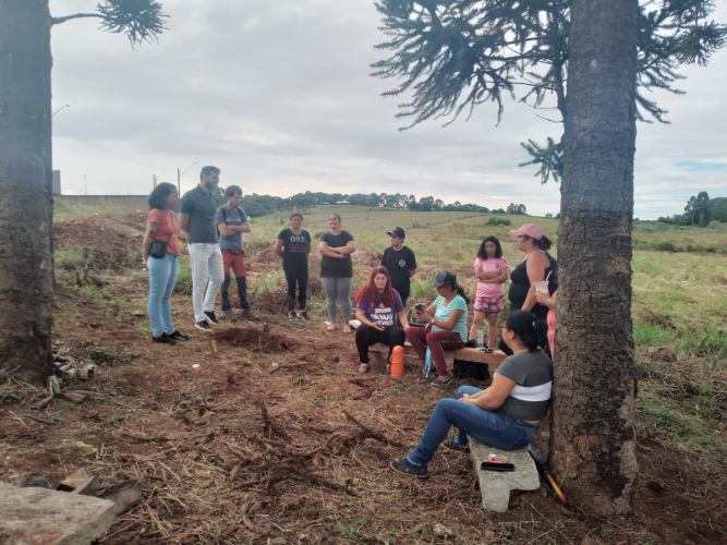 Projetos de extensão para mulheres indígenas e carentes