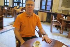 café