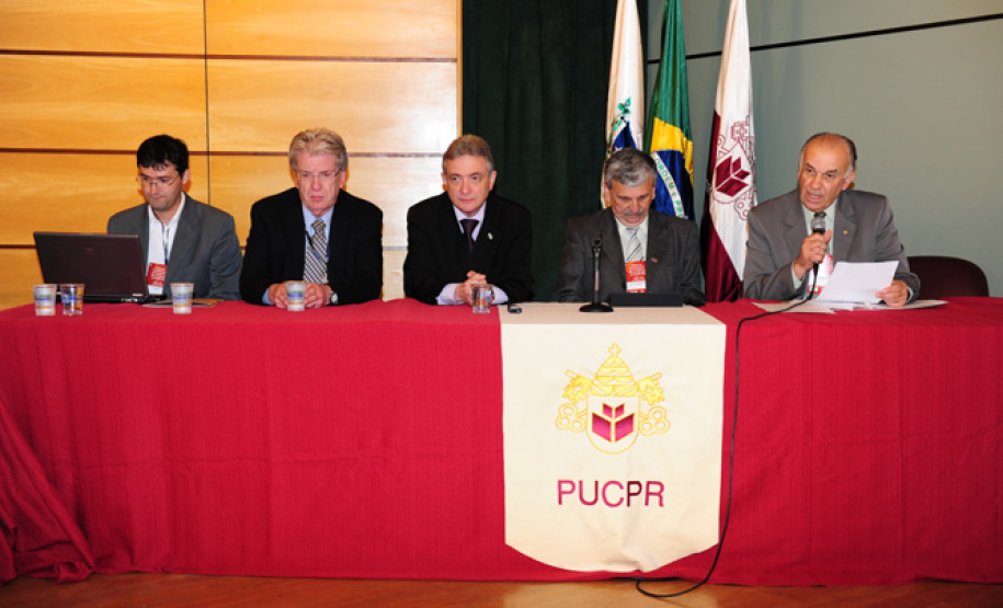 Presidente da Fundação Araucária participa do Foprop-Sul Presidente da Fundação Araucária participa do Foprop-Sul